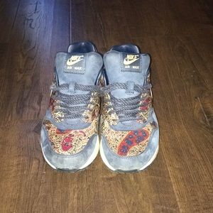 Nike Limited Edition 7.5 paisley air max